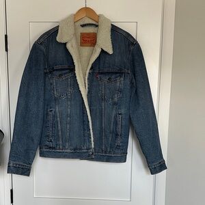 Levi's Blue Denim Trucker Style Jean Jacket with Cream Sherpa Lining - Medium